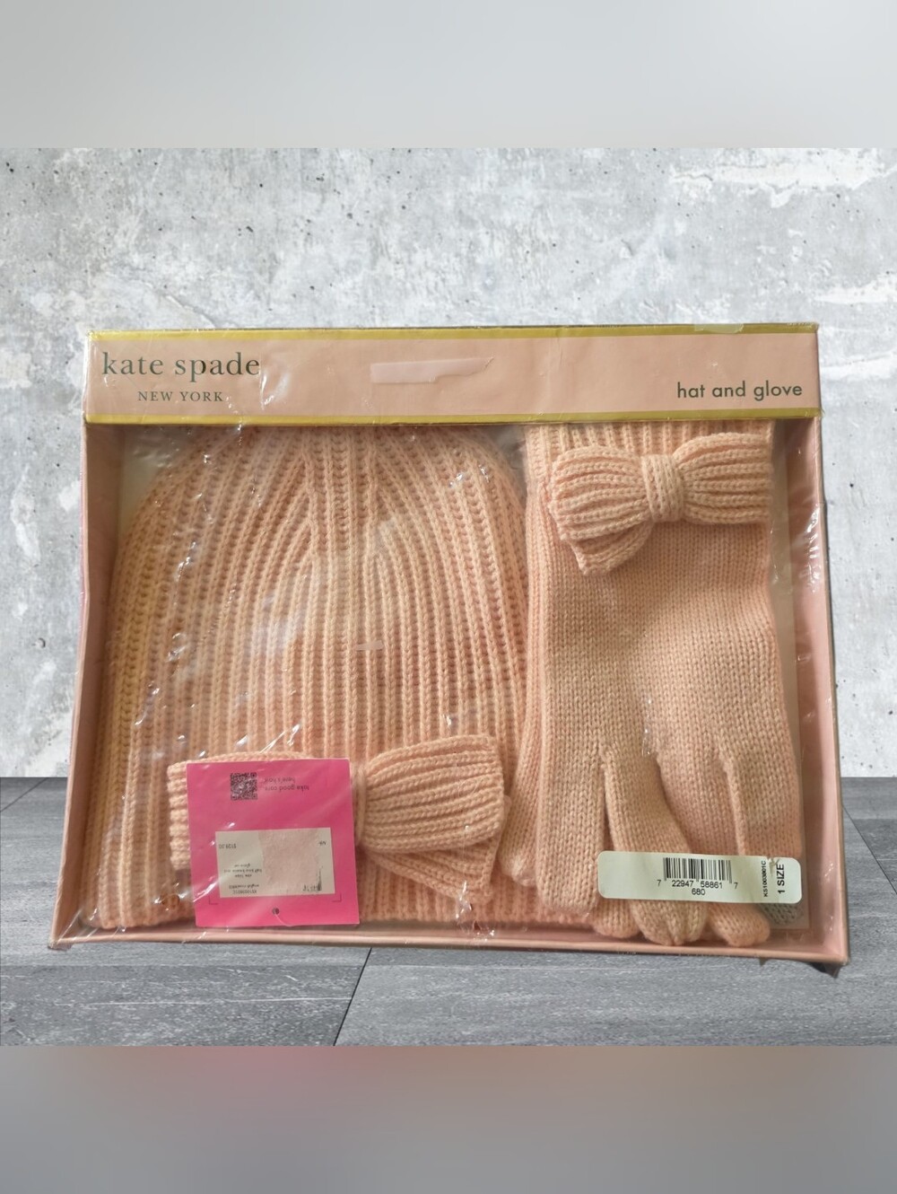 kate spade Pink Bow Knit Hat & Glove Set